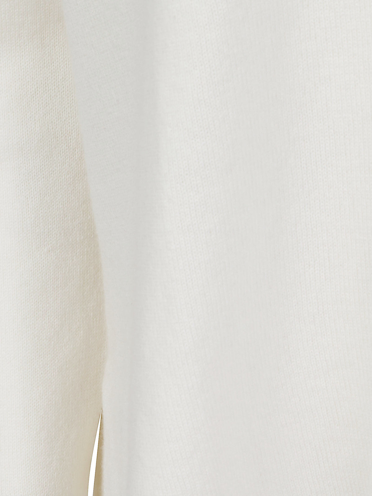 1116240 ALLUDE